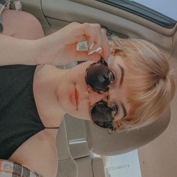 Meet your Posher, Carson - Picture 1 of 1